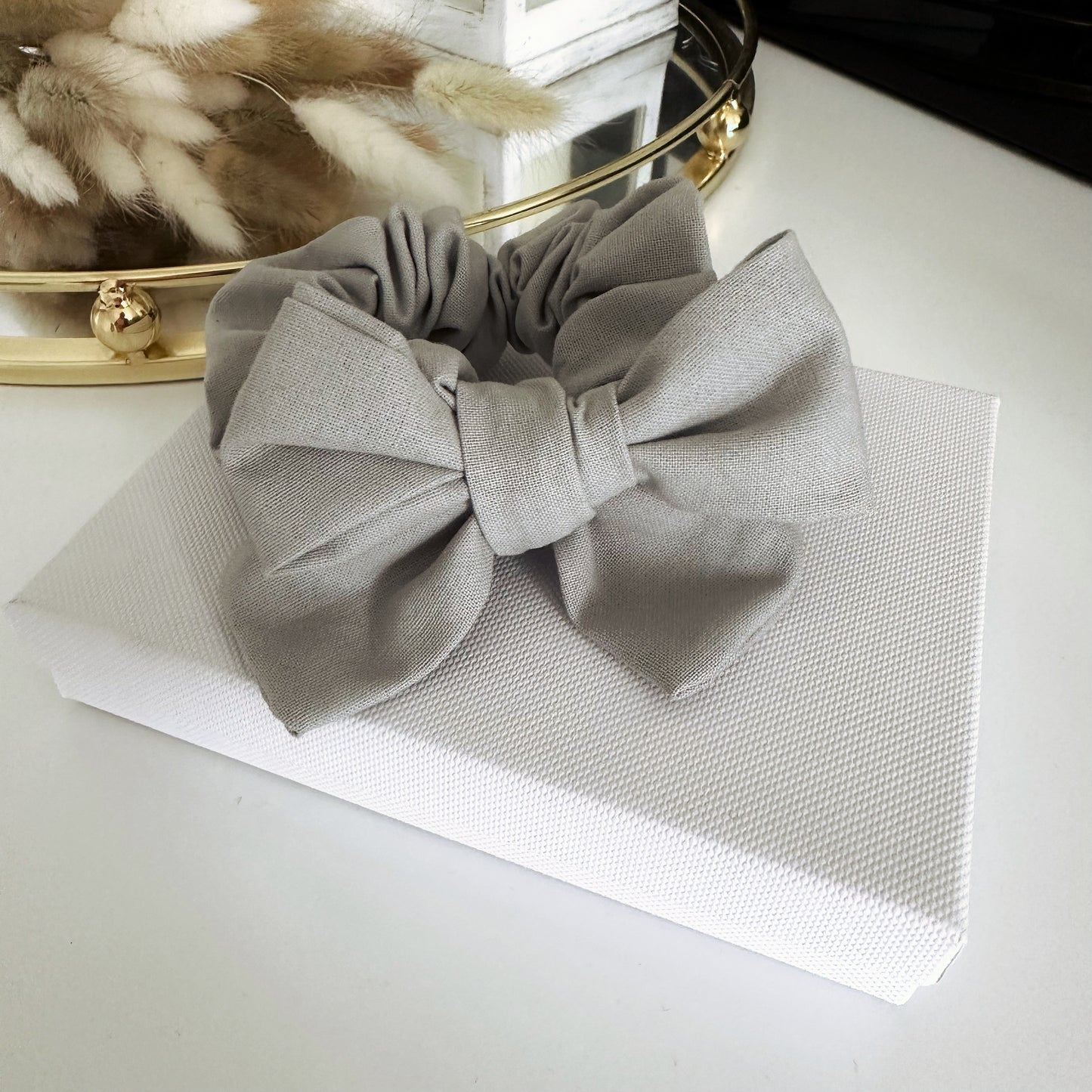 Bow Scrunchie Perfect Storm Light Grey